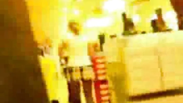 XXX بدون ثبت نام واقعی, روسپی پخش فیلم سوپرسکسی
